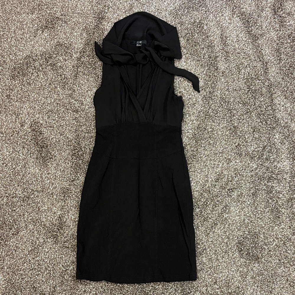 Forever 21 Elegant Black Mini Dress with Bow